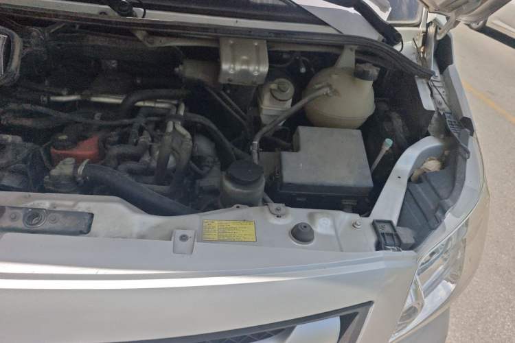 Used Foton Toano 2019 2.5T E5 Short Wheelbase Mid-Roof 5/6-Seater 4J25TC3 Engine Bay Left