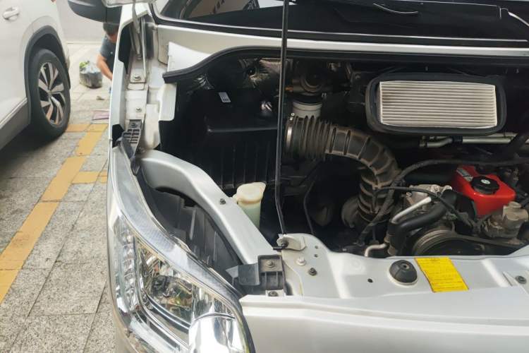 Used Foton Toano 2019 2.5T Flat-Top 5-Seater Open-Window 4J25TC3 Engine Bay Right