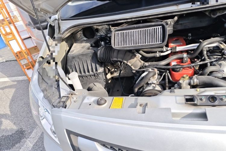 Used Foton Toano 2019 2.5T E7 (5.6 meters) 6-seater 4J25TC3 Engine Bay Right