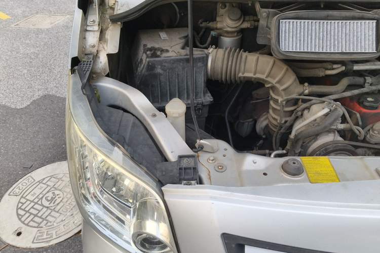 Used Foton Toano 2019 2.5T Multi-Function Long-Wheelbase Mid-Height 5-7 Seater 4J25TC3 Engine Bay Right