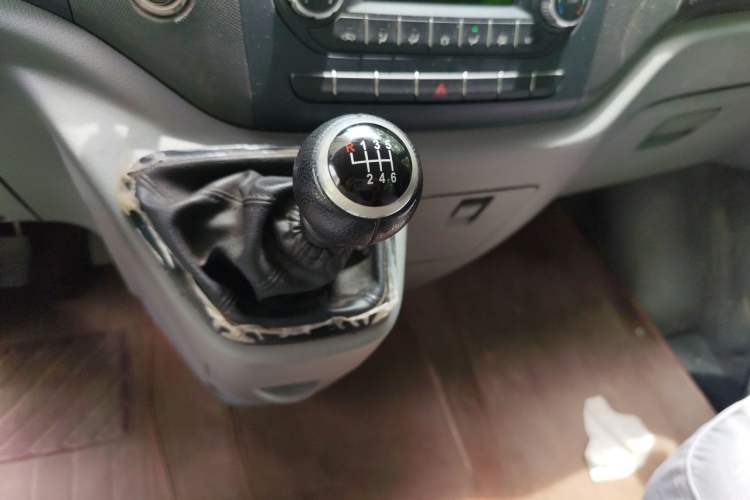 Used Foton Toano 2019 2.5T E Long Wheelbase 7-Seater 4J25TC3 Gear Lever
