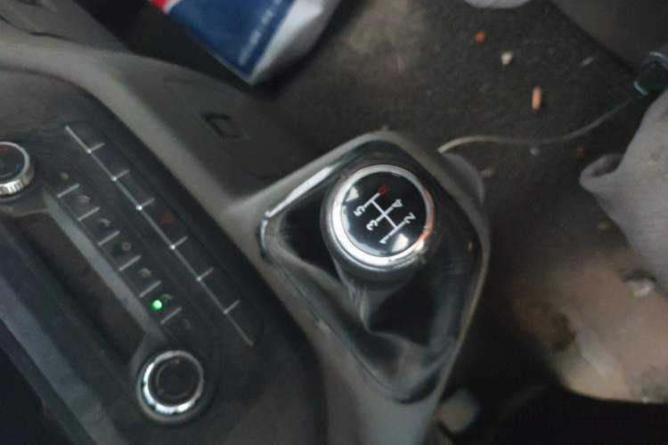 Used Foton Toano 2019 2.5T E Short Wheelbase 5/6-Seater 4J25TC3 Gear Lever