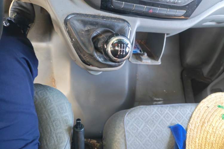 Used Foton Toano 2019 2.5T Multi-Function Long-Wheelbase Mid-Height 5-7 Seater 4J25TC3 Gear Lever