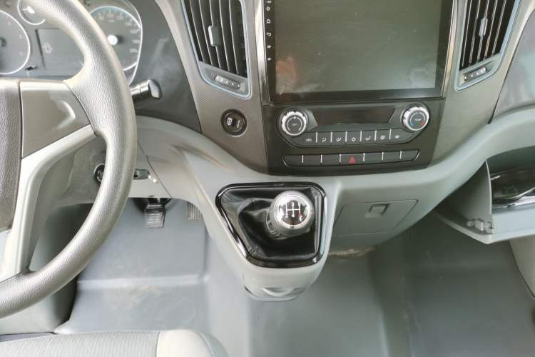 Used Foton Toano 2019 2.5T Flat-Top 5-Seater Open-Window 4J25TC3 Gear Lever