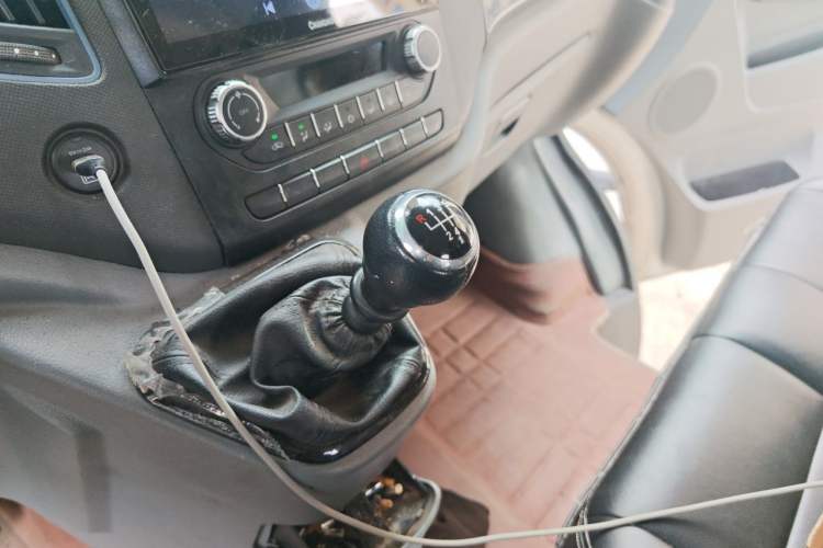 Used Foton Toano 2019 2.5T E Short Wheelbase 5/6-Seater 4J25TC3 Gear Lever