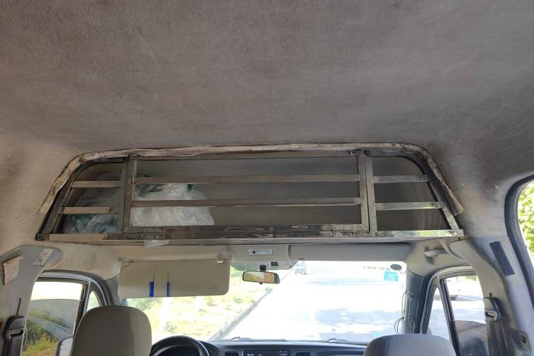 Used Foton Toano 2019 2.5T E Long Wheelbase 7-Seater 4J25TC3 Headliner