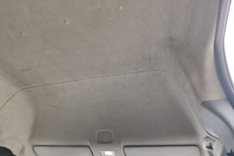 Used Foton Toano 2019 2.5T E7 (5.6 meters) 6-seater 4J25TC3 Headliner