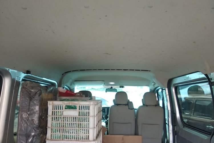 Used Foton Toano 2019 2.5T Multi-Function Short Wheelbase Flat Roof 5-7 Seater 4J25TC3 Headliner