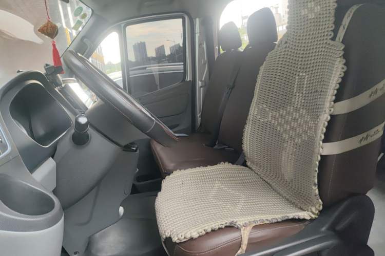 Used Foton Toano 2019 2.5T Flat-Top 5-Seater Open-Window 4J25TC3 Left Front Seat