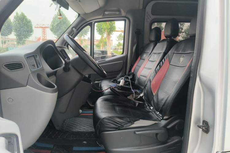 Used Foton Toano 2019 2.5T E Long Wheelbase 7-Seater 4J25TC3 Left Front Seat