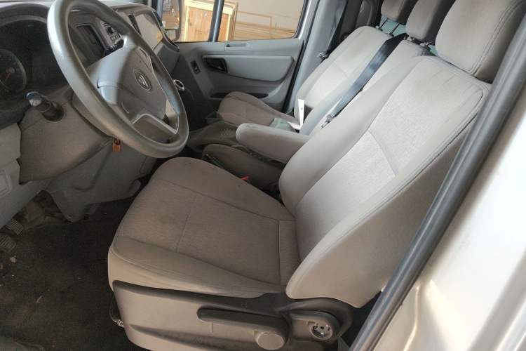 Used Foton Toano 2019 2.5T E Long Wheelbase 7-Seater 4J25TC3 Left Front Seat