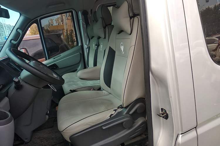 Used Foton Toano 2019 2.5T Multi-Function Short Wheelbase Flat Roof 5-7 Seater 4J25TC3 Left Front Seat