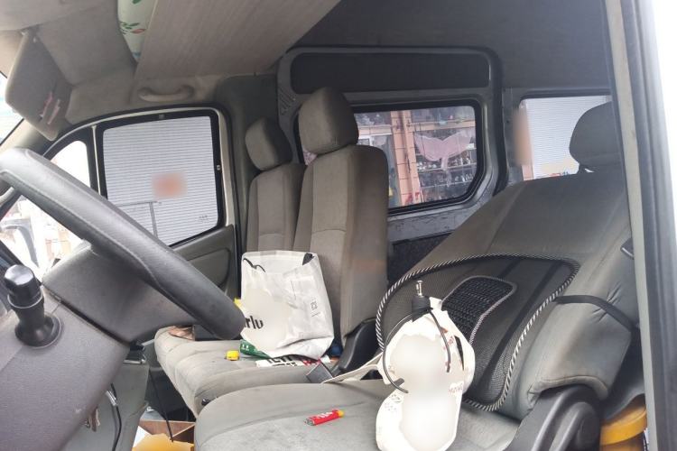 Used Foton Toano 2019 2.5T Extended-Wheelbase Mid-Roof 5-7 Seater 4J25TC3 Left Front Seat