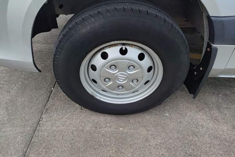 Used Foton Toano 2019 2.5T Mid-Height 4J25TC3 Left Front Wheel Hub