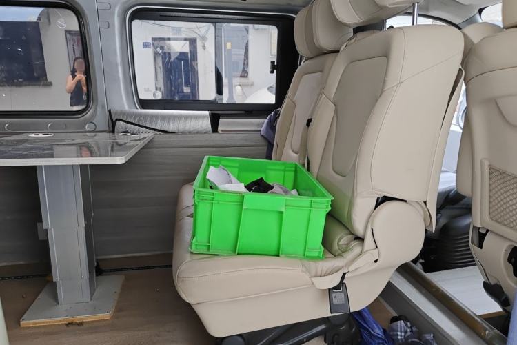 Used Foton Toano 2019 2.5T E7 (5.6 meters) 6-seater 4J25TC3 Left Rear Seat