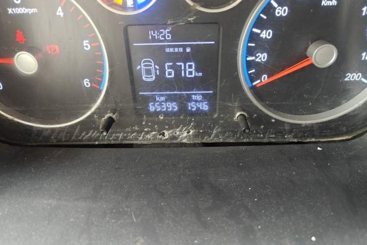 Used Foton Toano 2019 2.5T E7 (5.6 meters) 6-seater 4J25TC3 Odometer Close Up