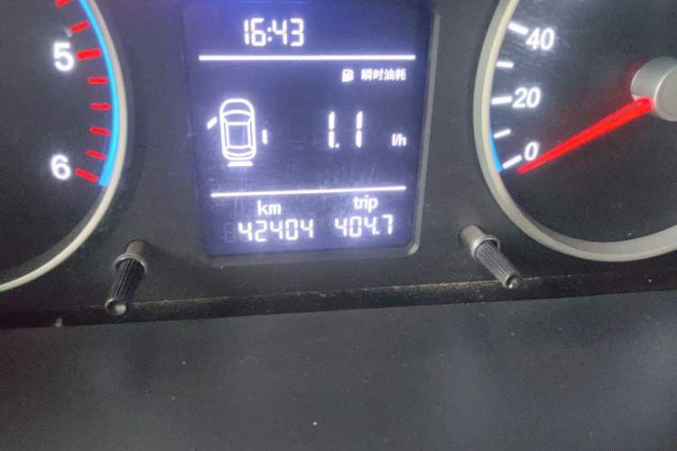 Used Foton Toano 2019 2.5T Flat-Top 5-Seater Open-Window 4J25TC3 Odometer Close Up