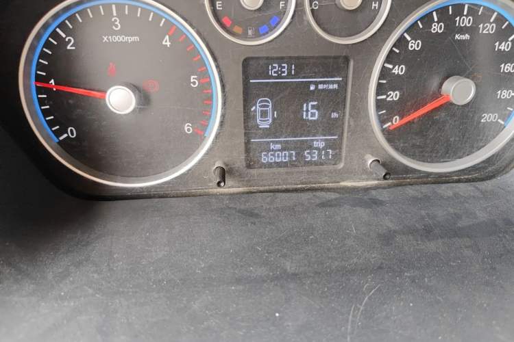 Used Foton Toano 2019 2.5T E7 (5.6 meters) 6-seater 4J25TC3 Odometer Close Up