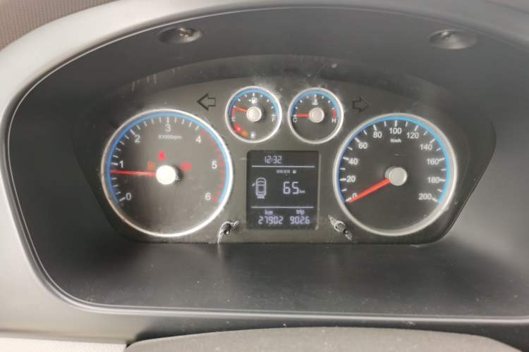 Used Foton Toano 2019 2.5T Flat-Top 5-Seater Open-Window 4J25TC3 Odometer Close Up