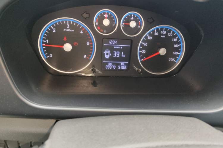Used Foton Toano 2019 2.5T Flat-Top 5-Seater Open-Window 4J25TC3 Odometer Close Up
