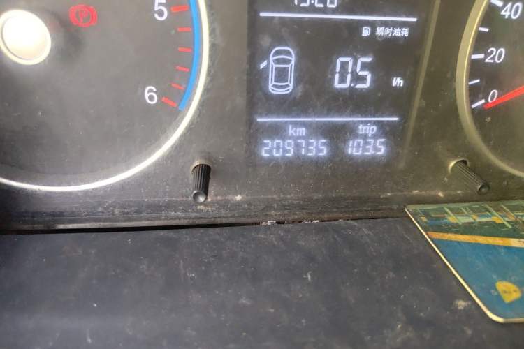 Used Foton Toano 2019 2.5T E Long Wheelbase 7-Seater 4J25TC3 Odometer Close Up