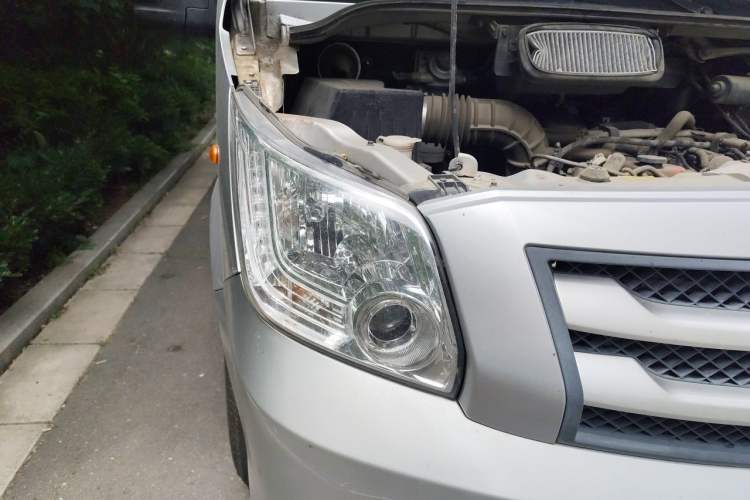Used Foton Toano 2019 2.5T E Long Wheelbase 7-Seater 4J25TC3 Right Front Headlight