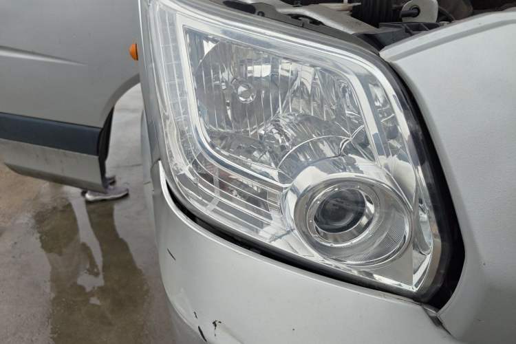 Used Foton Toano 2019 2.5T Multi-Function Long-Wheelbase Mid-Height 5-7 Seater 4J25TC3 Right Front Headlight