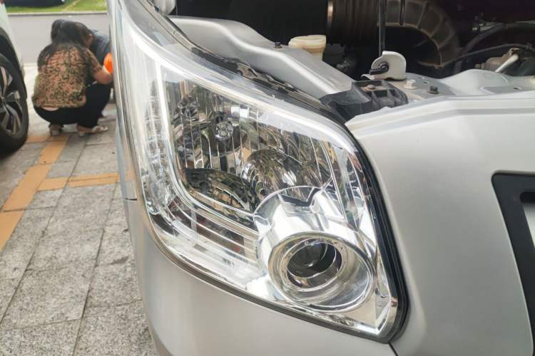 Used Foton Toano 2019 2.5T Flat-Top 5-Seater Open-Window 4J25TC3 Right Front Headlight