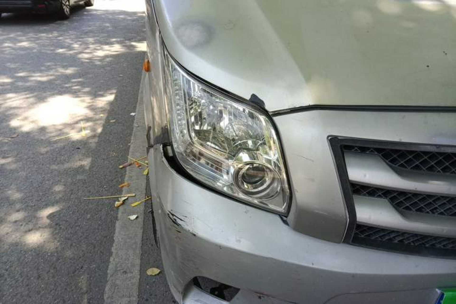 Used Foton Toano 2019 2.5T Multi-Function Long-Wheelbase Mid-Height 5-7 Seater 4J25TC3 Right Front Headlight