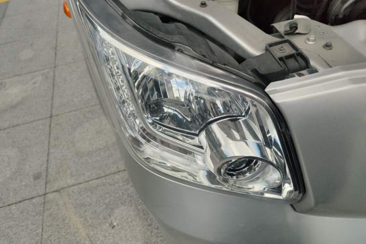 Used Foton Toano 2019 2.5T Flat-Top 5-Seater Open-Window 4J25TC3 Right Front Headlight