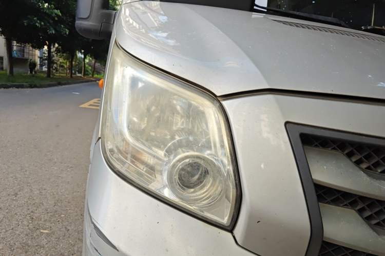 Used Foton Toano 2019 2.5T E Long Wheelbase 7-Seater 4J25TC3 Right Front Headlight