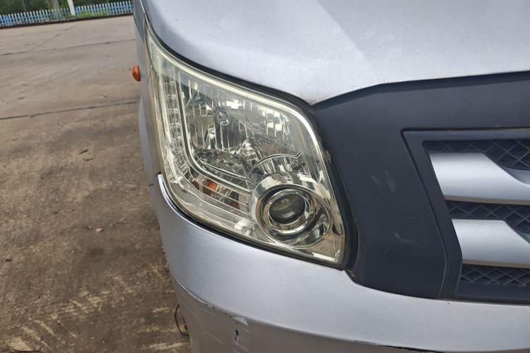 Used Foton Toano 2019 2.5T E Short Wheelbase 5/6-Seater 4J25TC3 Right Front Headlight