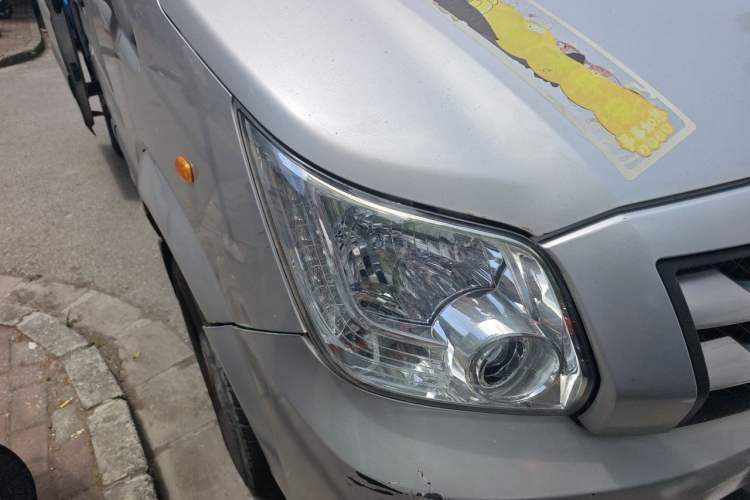 Used Foton Toano 2019 2.5T E5 Short Wheelbase Mid-Roof 5/6-Seater 4J25TC3 Right Front Headlight