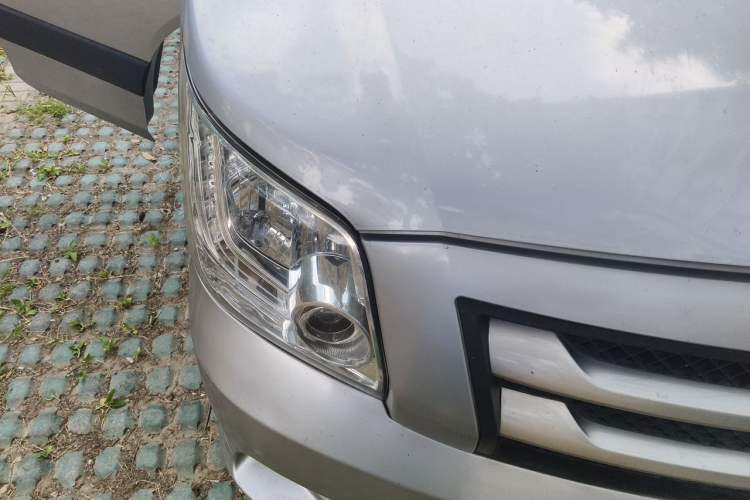 Used Foton Toano 2019 2.5T Multi-Function Long-Wheelbase Mid-Height 5-7 Seater 4J25TC3 Right Front Headlight