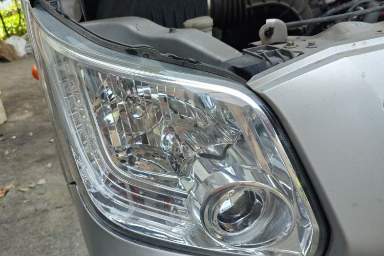 Used Foton Toano 2019 2.5T E Long Wheelbase 7-Seater 4J25TC3 Right Front Headlight