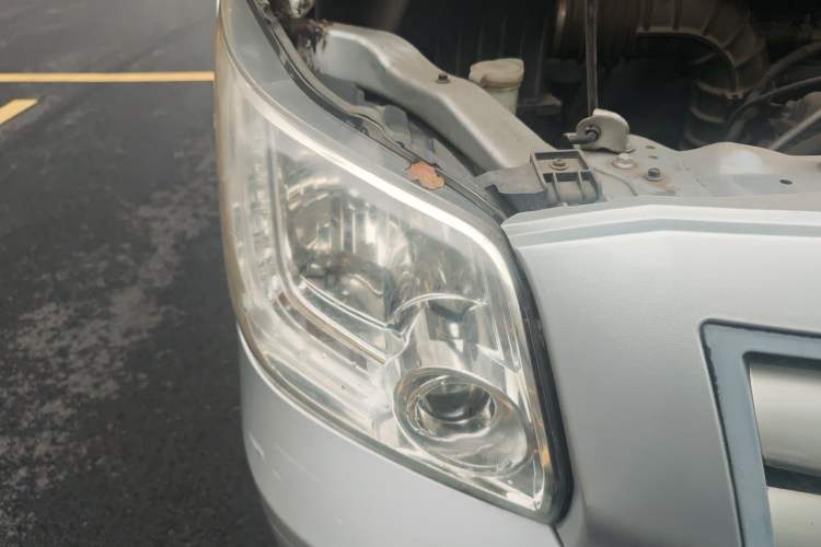 Used Foton Toano 2019 2.5T E Short Wheelbase 5/6-Seater 4J25TC3 Right Front Headlight