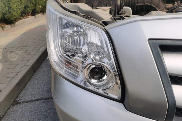Used Foton Toano 2019 2.5T Flat-Top 5-Seater Open-Window 4J25TC3 Right Front Headlight