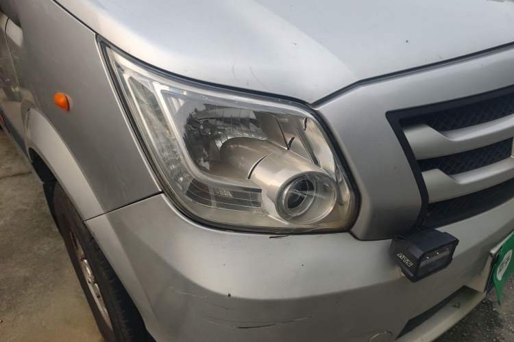 Used Foton Toano 2019 2.5T E Long Wheelbase 7-Seater 4J25TC3 Right Front Headlight