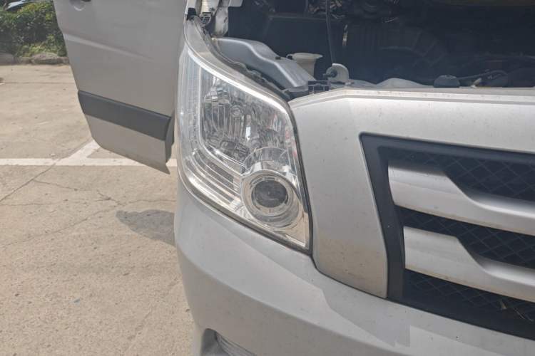 Used Foton Toano 2019 2.5T Multi-Function Long-Wheelbase Mid-Height 5-7 Seater 4J25TC3 Right Front Headlight