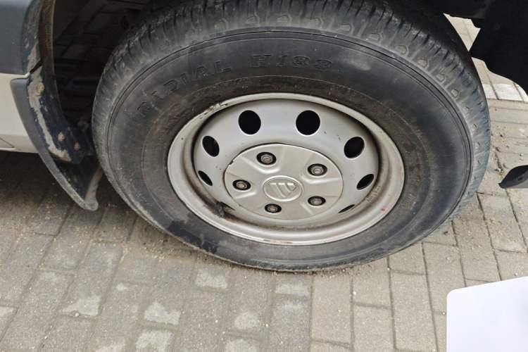 Used Foton Toano 2019 2.5T Flat-Top 5-Seater Open-Window 4J25TC3 Right Front Wheel Hub