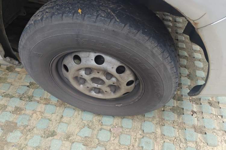 Used Foton Toano 2019 2.5T E7 (5.6 meters) 6-seater 4J25TC3 Right Front Wheel Hub