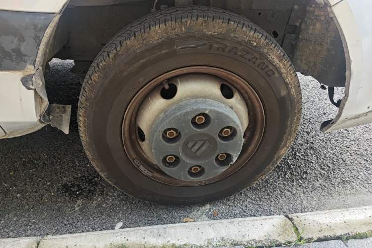 Used Foton Toano  Right Front Wheel Hub