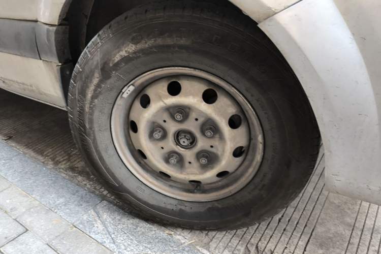 Used Foton Toano 2019 2.5T E Short Wheelbase 5/6-Seater 4J25TC3 Right Front Wheel Hub