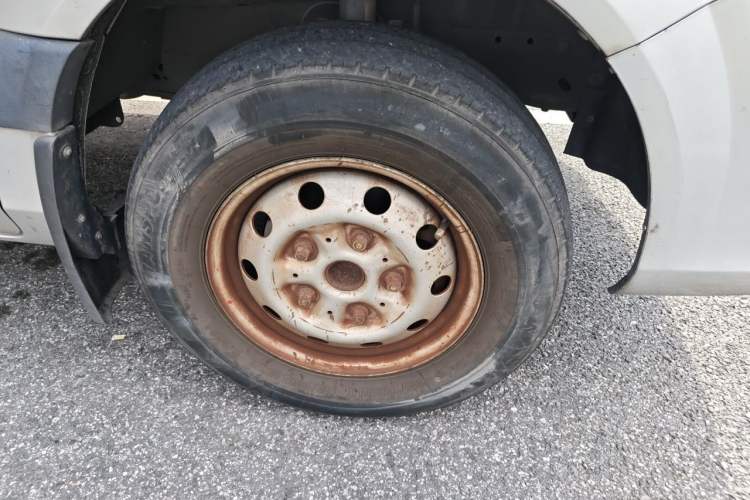 Used Foton Toano 2019 2.5T E7 (5.6 meters) 6-seater 4J25TC3 Right Front Wheel Hub