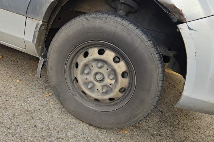 Used Foton Toano 2019 2.5T E Long Wheelbase 7-Seater 4J25TC3 Right Front Wheel Hub