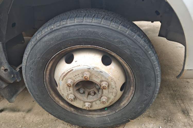 Used Foton Toano 2019 2.5T E Short Wheelbase 5/6-Seater 4J25TC3 Right Front Wheel Hub