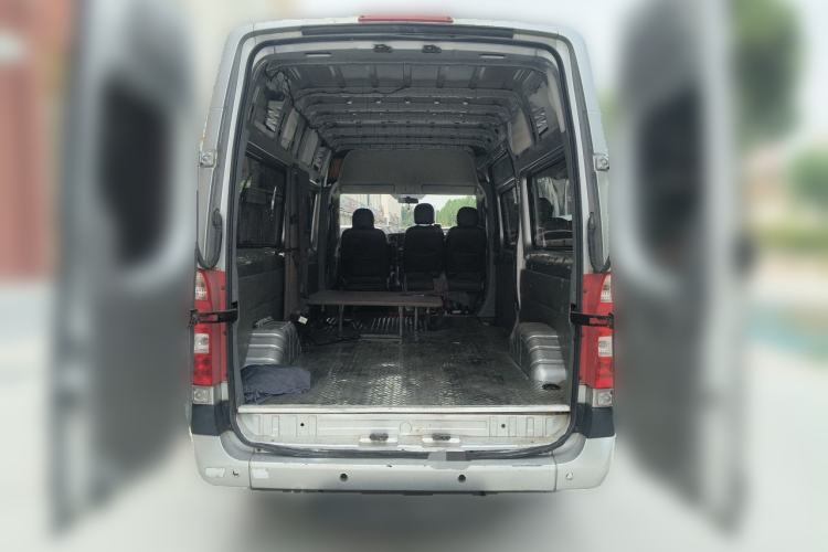 Used Foton Toano 2019 2.5T E Long Wheelbase 7-Seater 4J25TC3 Trunk