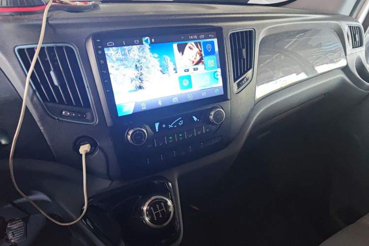 Used Foton Toano 2019 2.5T Flat-Top 5-Seater Open-Window 4J25TC3 Audio And AC Panel