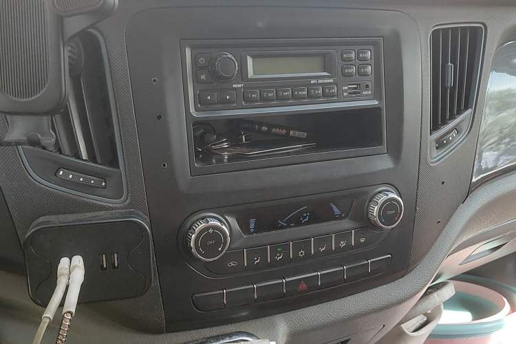 Used Foton Toano  Audio And AC Panel