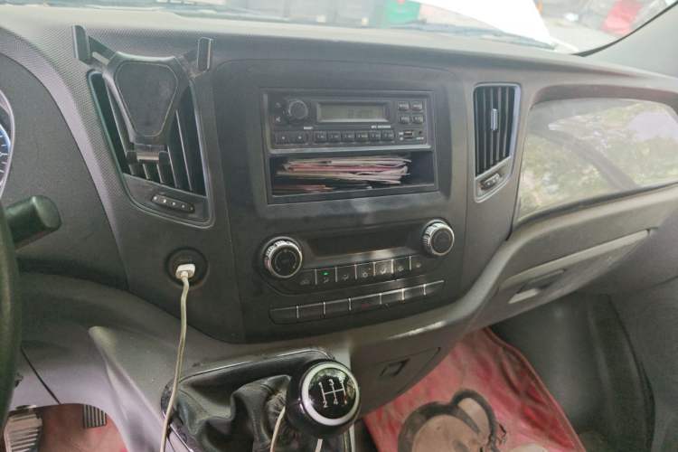 Used Foton Toano 2019 2.5T Flat-Top 5-Seater Open-Window 4J25TC3 Audio And AC Panel